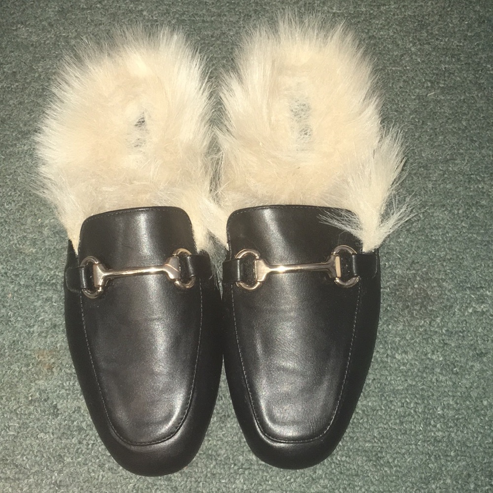 🌺 Faux Fur Mules